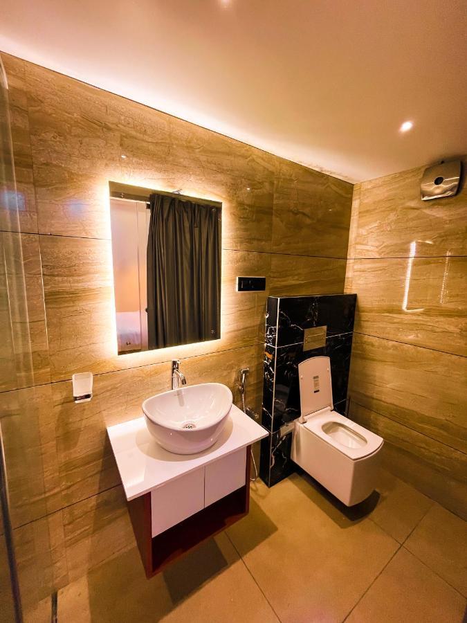 Bbc Luxury Apartments Perintalmanna Esterno foto